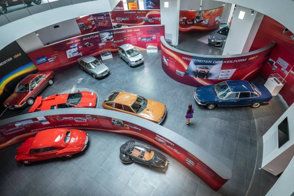 Various classic models can be seen in the exhibition hall of the AUDI "museum mobile", including the Auto Union Type 52. This is a top view of the hall from above.