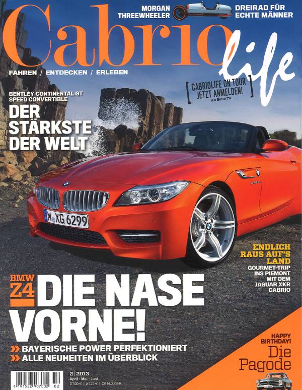 Cabriolife Heft Nr. 2 für die Monate April, Mai und Juni des Jahres 2013: Ein orangefarbenes BMW Z4 Cabrio steht im Fokus. Auf dem orange-blauen Titel steht in weißer Schrift: Die Nase vorne! Bayerische Power perfektioniert, alle Neuheiten im Überblick